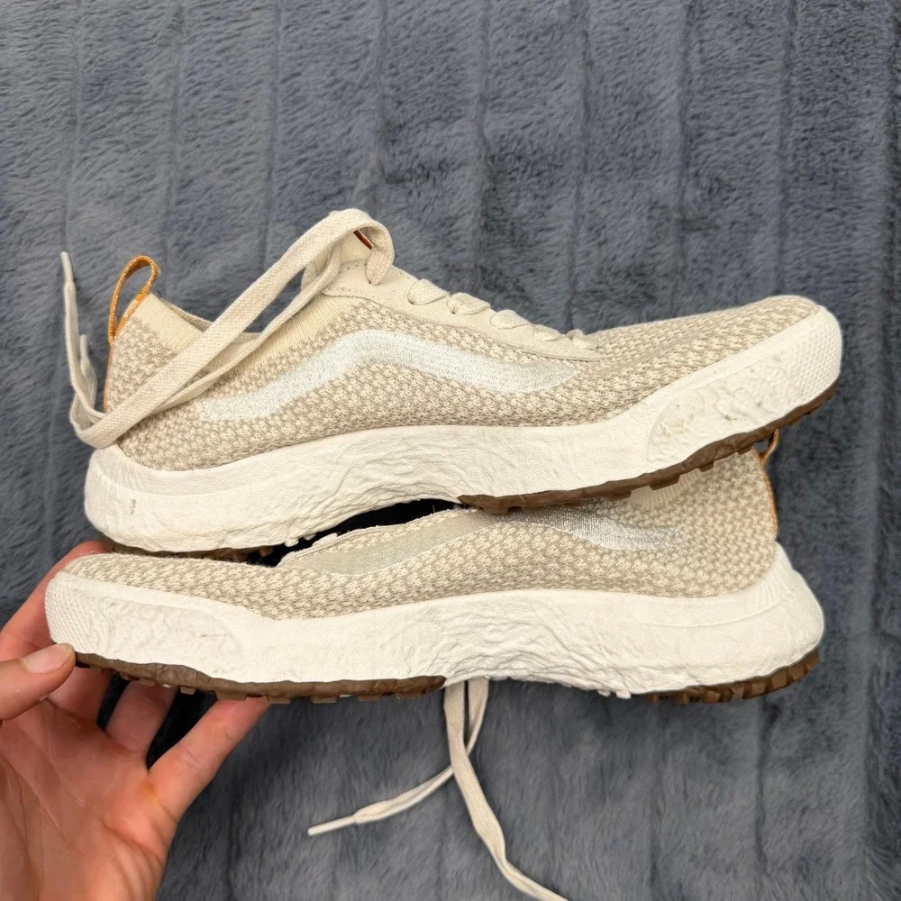 Vans UltraRange VR3 Oatmeal Gum Knit Sneakers Mens 7.5 Womens 9 721356